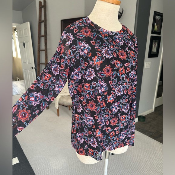 Banana Republic Black Floral Mesh Top, size large - Picture 8 of 9
